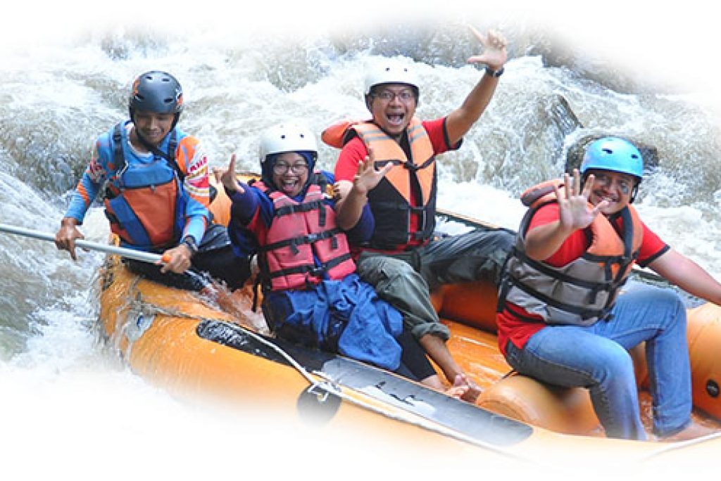 Berpacu Adrenalin di Rafting Kaliwatu Batu, Malang